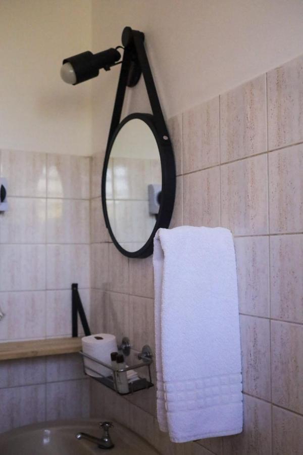 Shellter Hotel Holambra Bagian luar foto